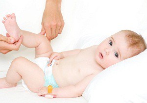Характерные признаки и симптомы гипертонуса у новорожденных и подборка эффективные методов лечения патологии