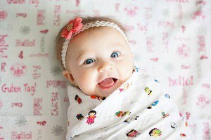 Каких размеров необходимы пеленки для новорожденных и как сшить полезный предмет гардероба своими руками