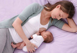 режим кормления новорожденного ребенка по часам