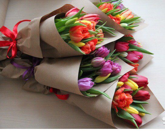 Цветы могут потребоваться срочно, и тогда поможет доставка цветов из Екатеринбурга